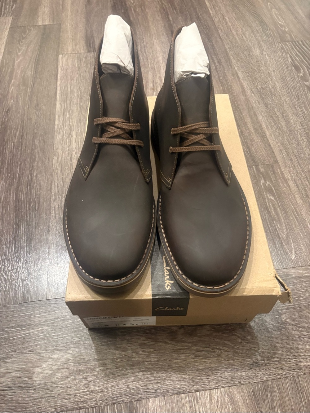 Clarks Men’s Dark Brown Leather Chukka Boots New in Box Size 11 W